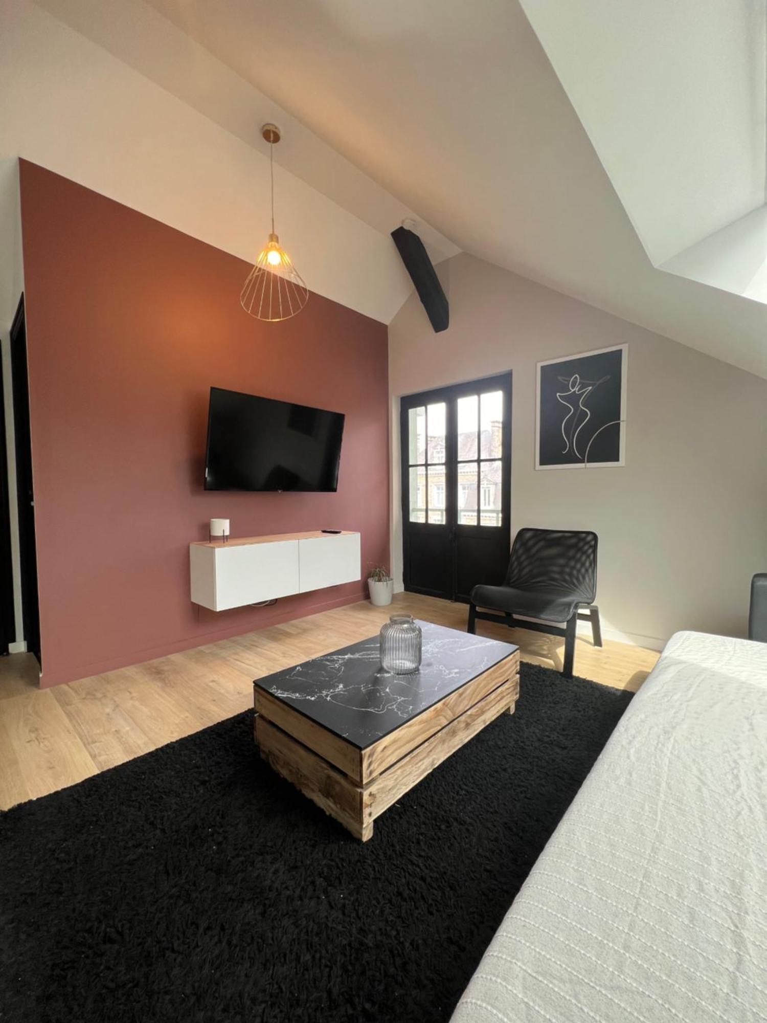 Appartement Spacieux Et Lumineux Proche Du Centre Historique 多尔德布列塔尼 外观 照片